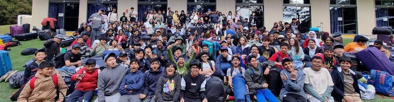 A large student group gathered together